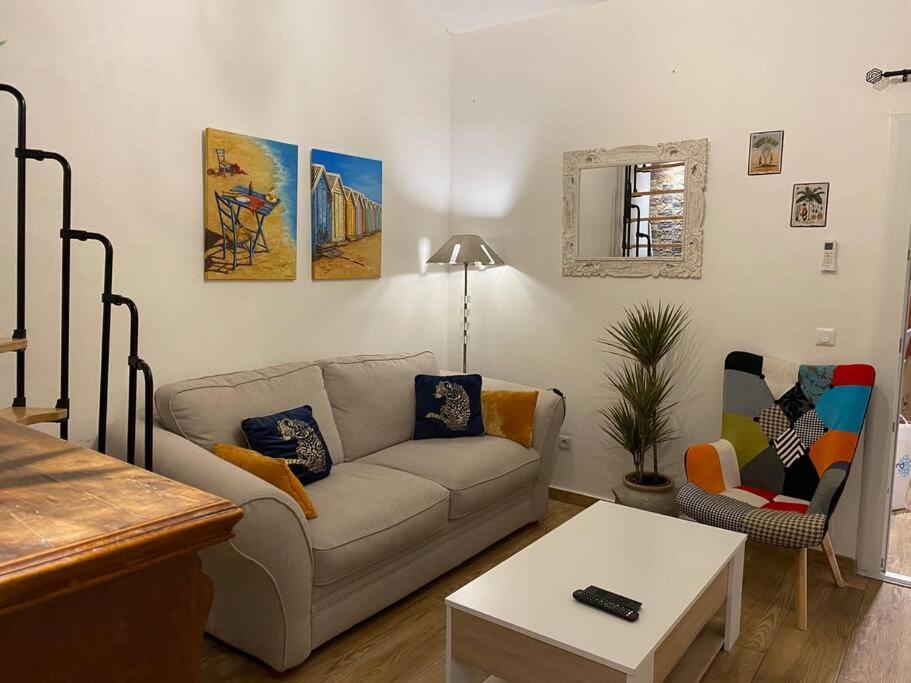 Charmante Maison Avec Exterieur A Deux Pas Des Remparts Aigues-Mortes Extérieur photo